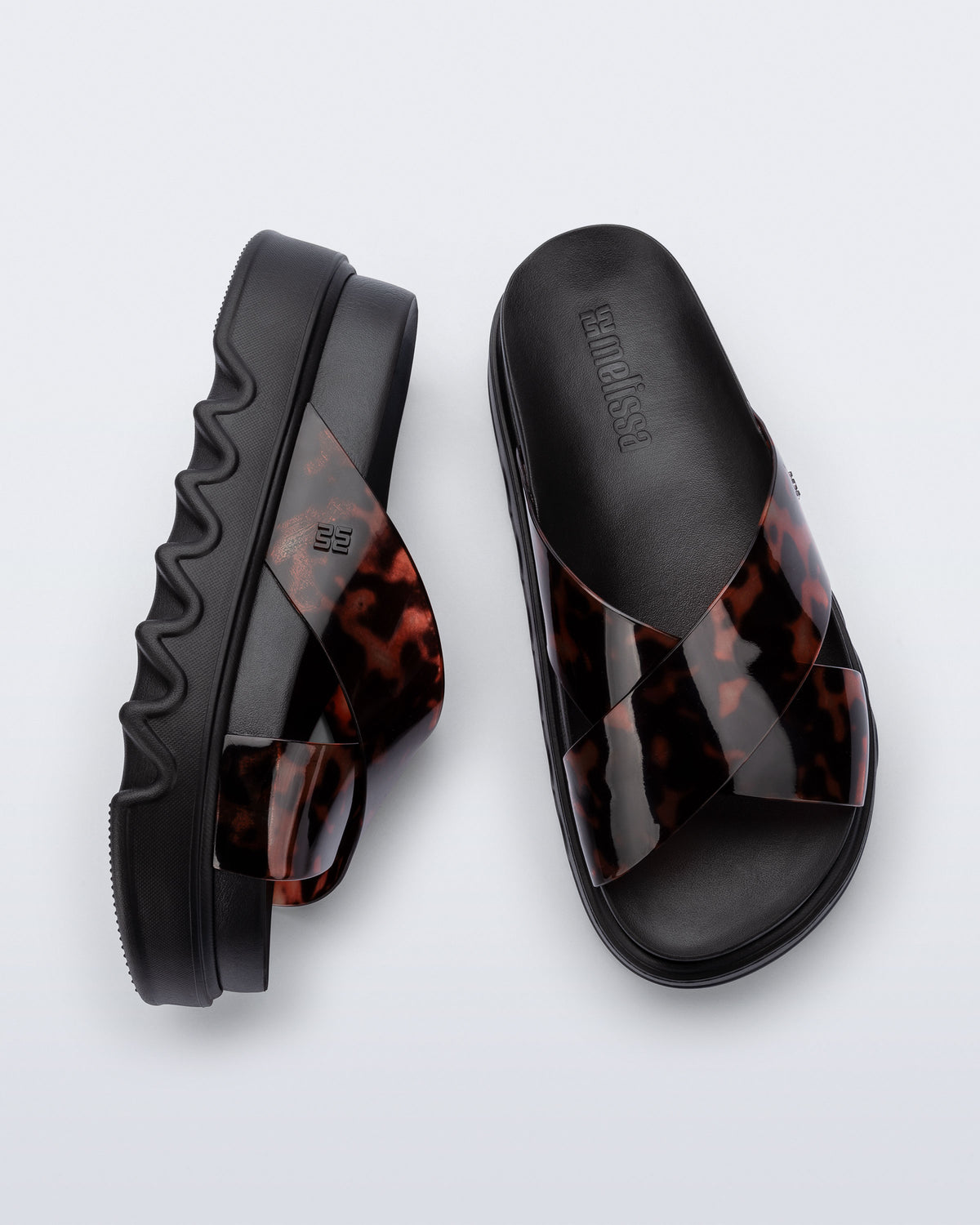 Melissa Cozy Cross Platform
