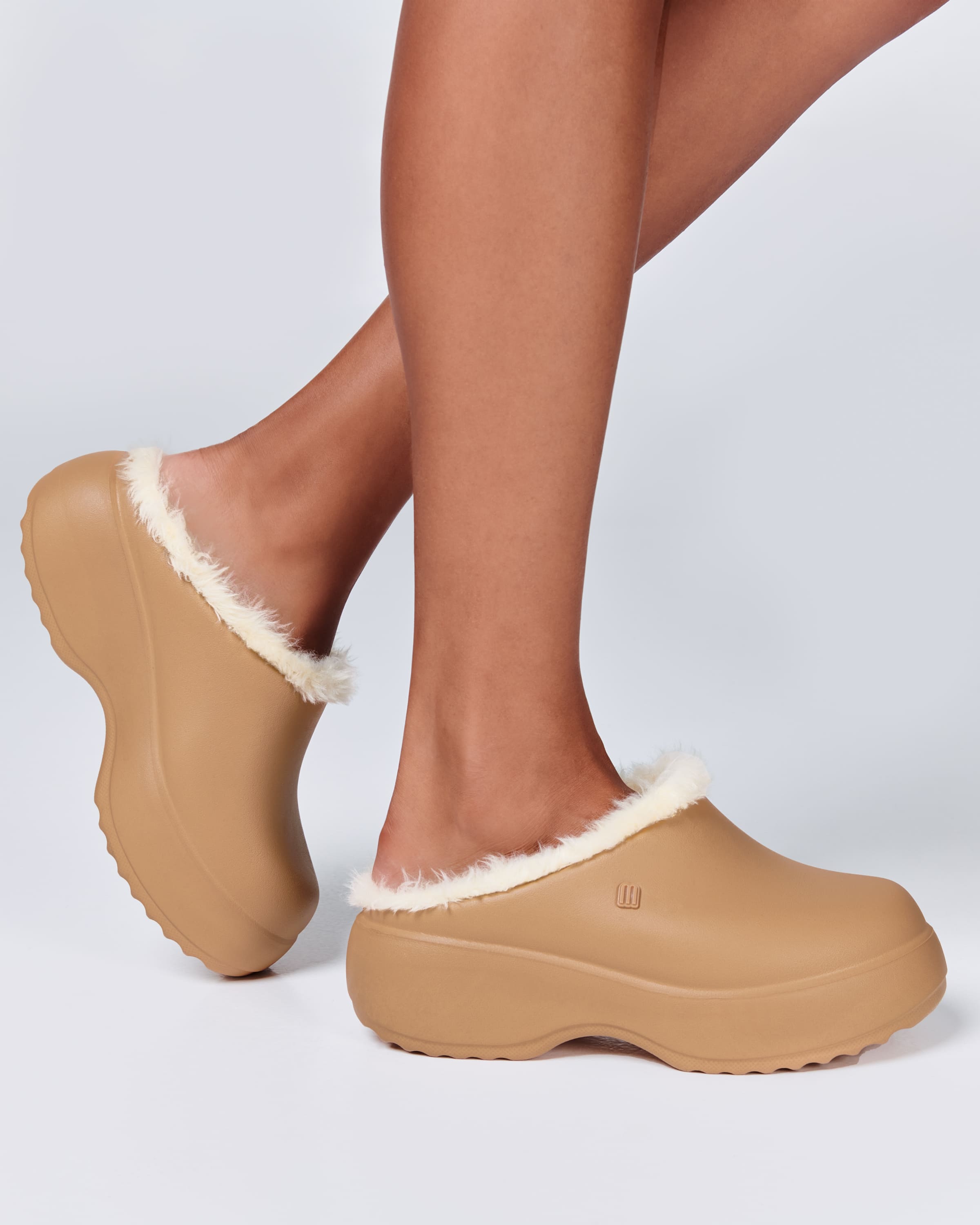 激カワ❣️ Melissa Blossamプラットフォームシューズ/〜24位 Melissa Free Clog Fluffy Platform Dark Beige – melissa shoes Japan
