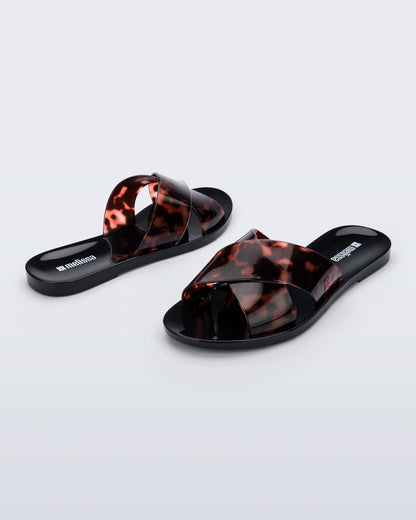 Melissa Essential Cross Slide