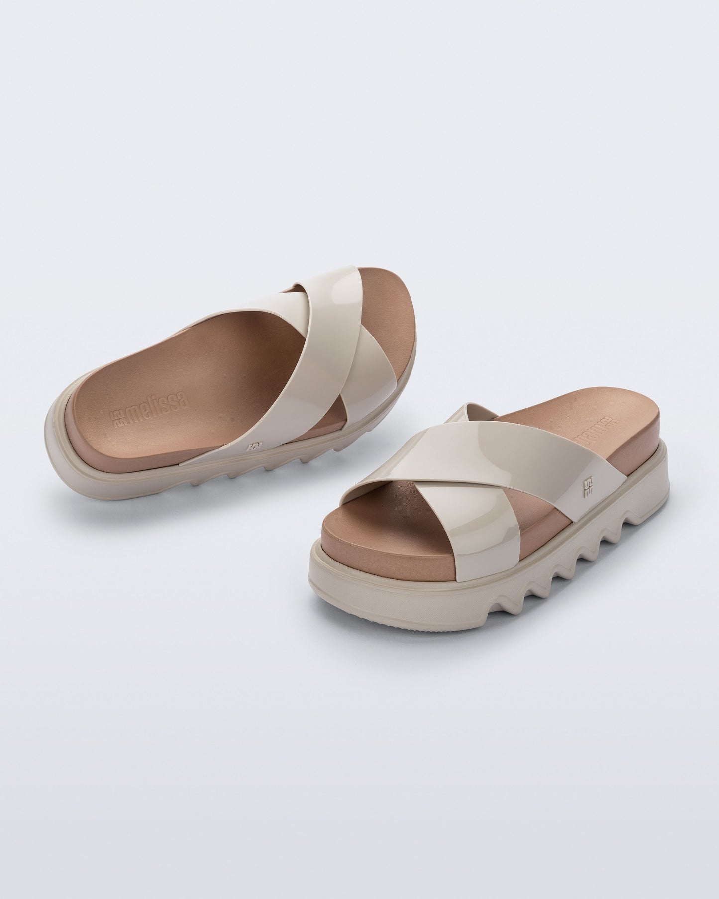 Melissa Cozy Cross Platform