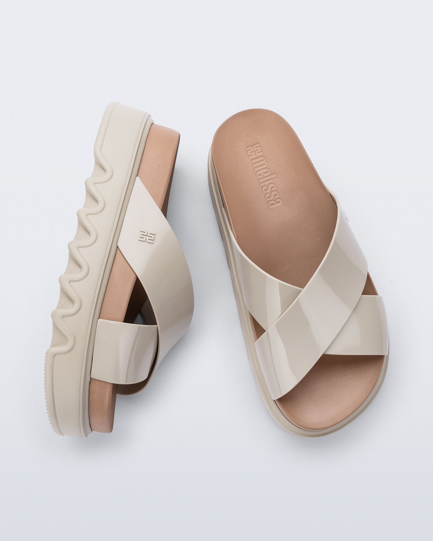 Melissa Cozy Cross Platform